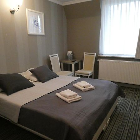 Hotel Niedzwiadek Вдзидзе-Кішевське Екстер'єр фото