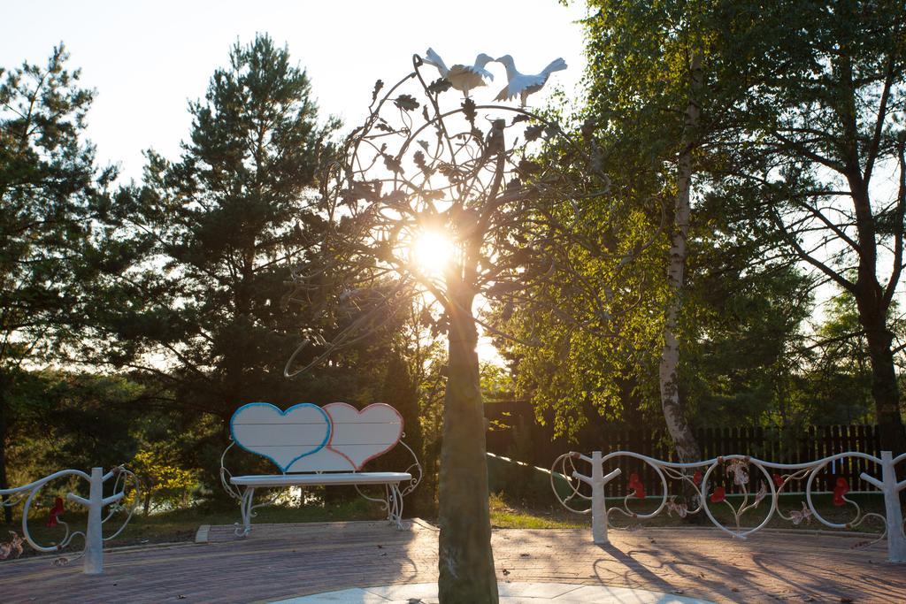 Hotel Niedzwiadek Вдзидзе-Кішевське Екстер'єр фото