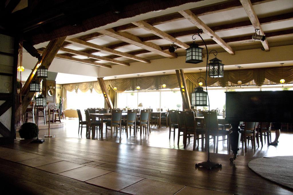 Hotel Niedzwiadek Вдзидзе-Кішевське Екстер'єр фото