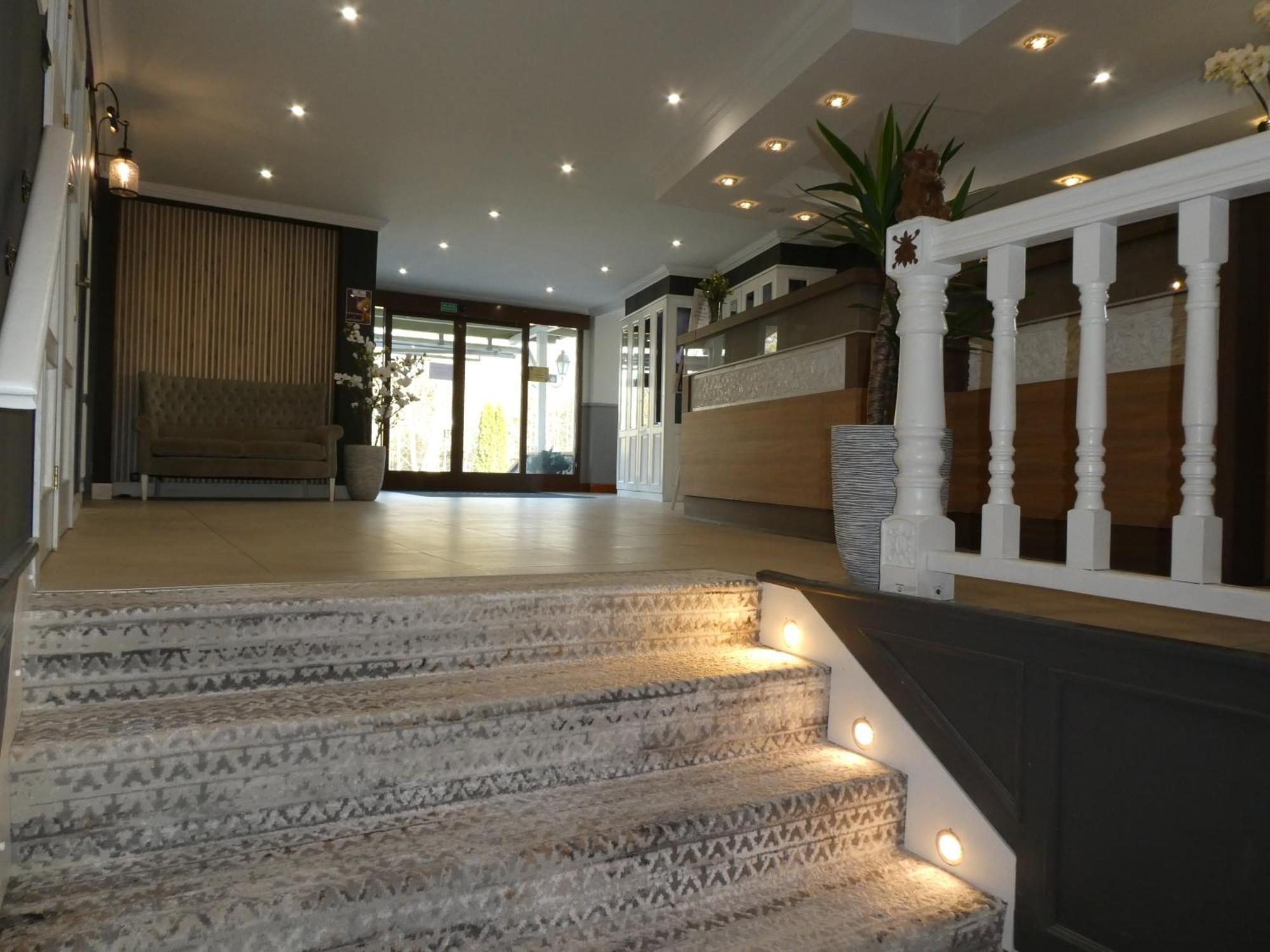 Hotel Niedzwiadek Вдзидзе-Кішевське Екстер'єр фото
